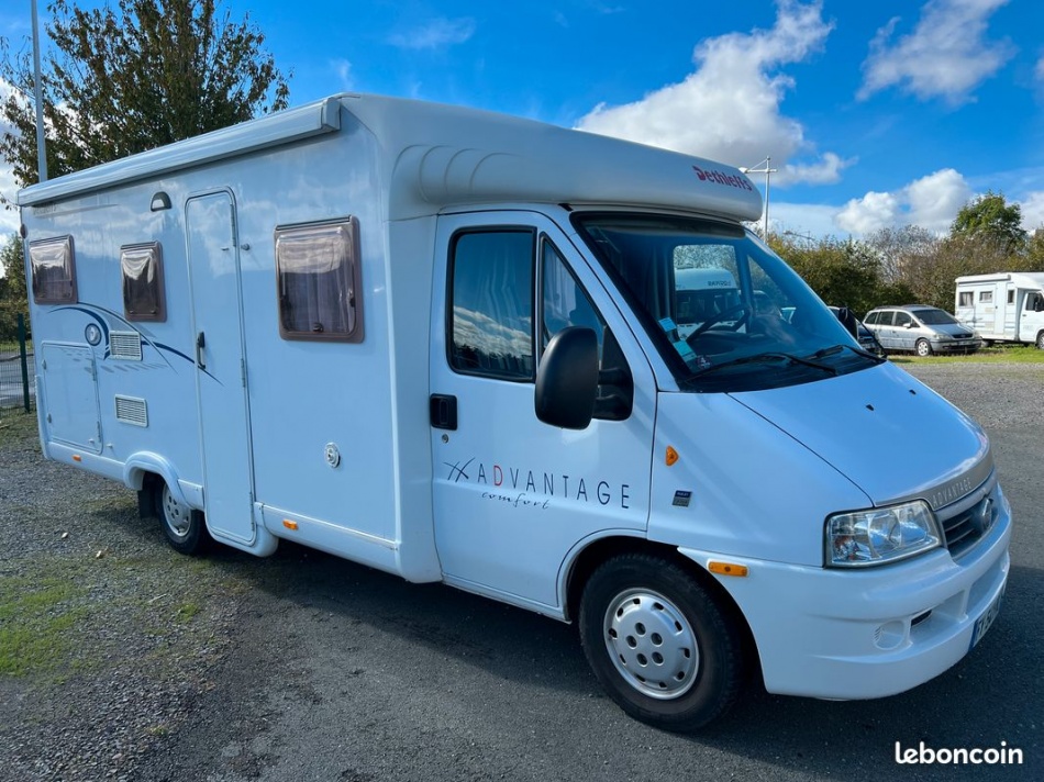 camping car DETHLEFFS GLOBETROTTER T6571 modèle 2004